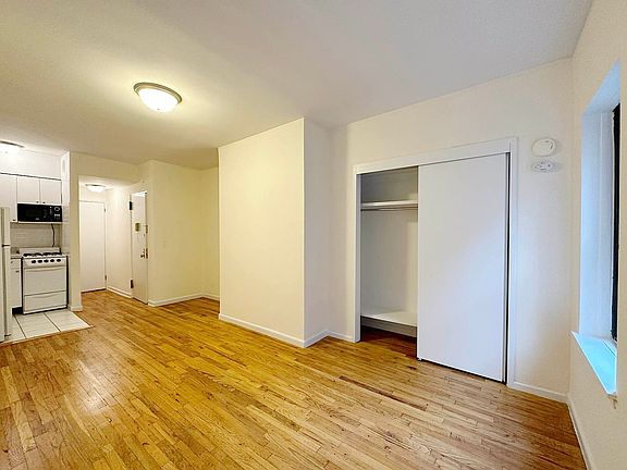 3rd image of 325 E 54th St APT 4A