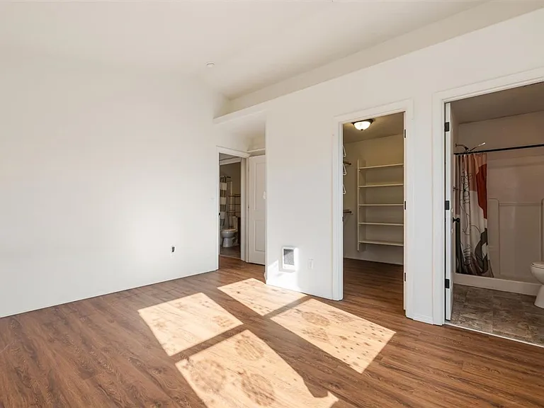 14414 E Burnside St — Photo 23