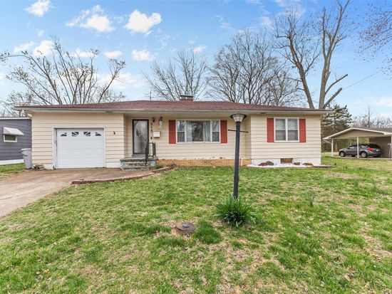 318 Aldergate St, Farmington, MO 63640