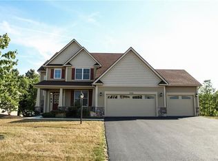 1086 Shallow Brook Ter, Webster, NY 14580