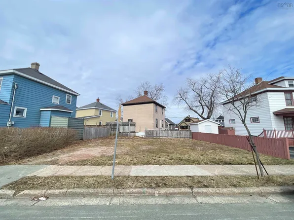 67 Lorway Ave, Cape Breton, NS B1P 4Z3