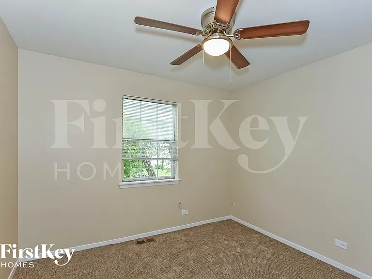 990 Chelsea Ln — Photo 11