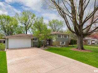 2516 31st Avenue Ct, Moline, IL 61265