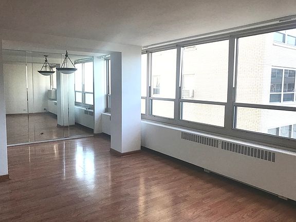 2nd image of 3950 N Lake Shore Dr APT 2120