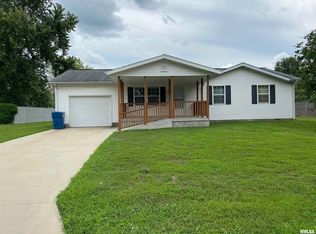 23 Lakewood Dr, Centralia, IL 62801