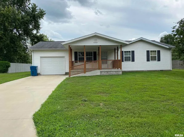 23 Lakewood Dr, Centralia, IL 62801