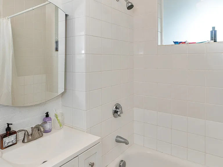 524 Harrison Ave #2 — Photo 23