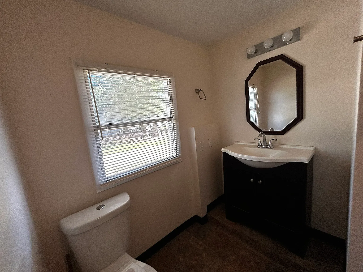 2 bed, 845 sqft, $1,250 — Photo 4