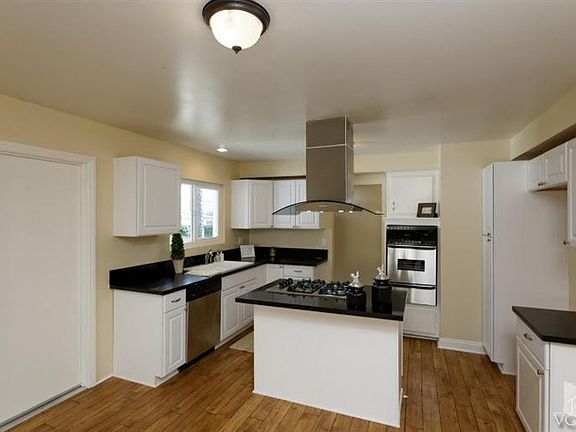 5th image of 389 Lantana St