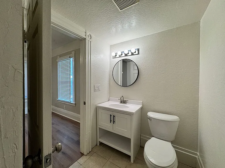 1504 E Street — Photo 7