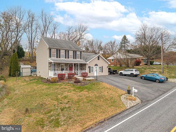 3rd image of 768 Magaro Rd