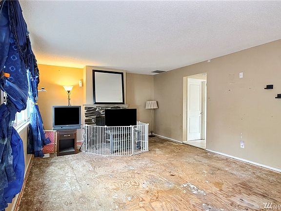 5th image of 2313 S Pinebrook Ln #15