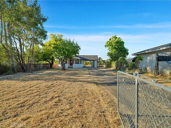2nd image of 1066 Plumas Ave