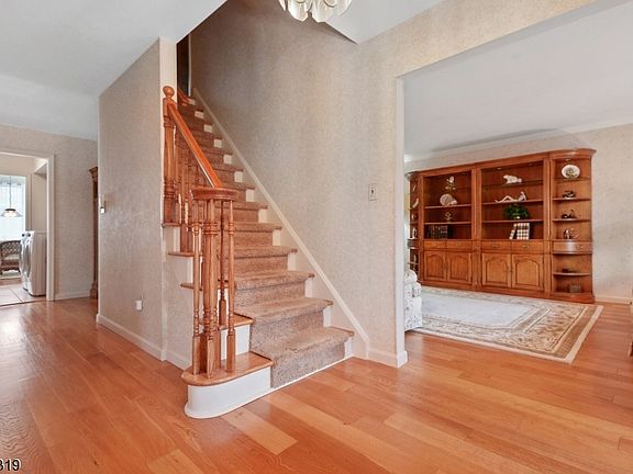 3rd image of 3 Essex Pl