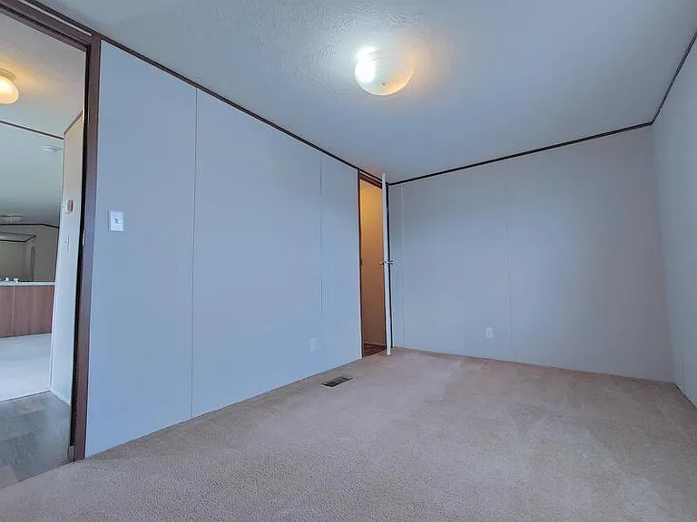 312 W Tower Ln — Photo 9