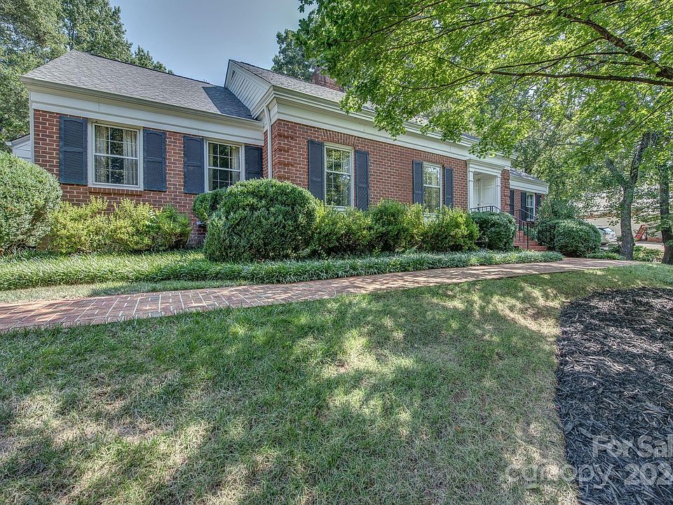1st image of 2524 Fairfax Dr