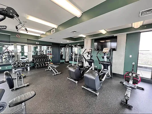 Rented by ERNY LLC | media 11