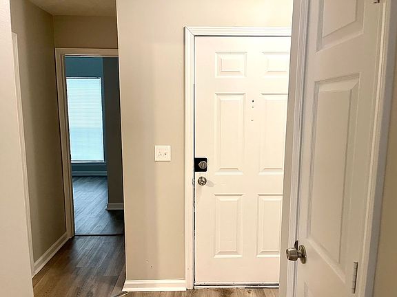2nd image of 525 Lakecourt Dr