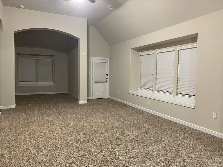 10023 Thicket Park Ln — Photo 7