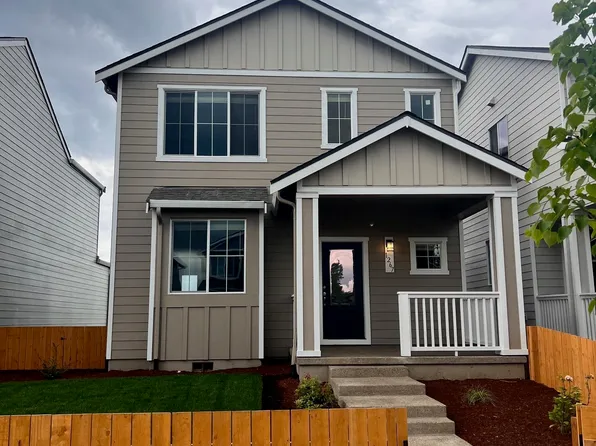 1267 Parkside Ave, Woodburn, OR 97071