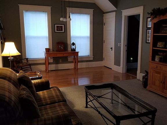 4th image of 922 Moyer St