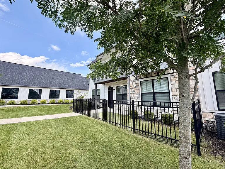 The Grove Apartments — Photo 11
