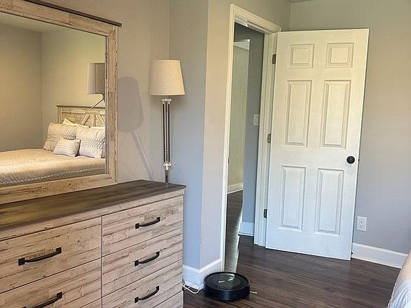 5th image of 1831 S Lake Ferguson Rd