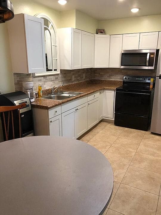 1st image of 12108 Capilla Ln