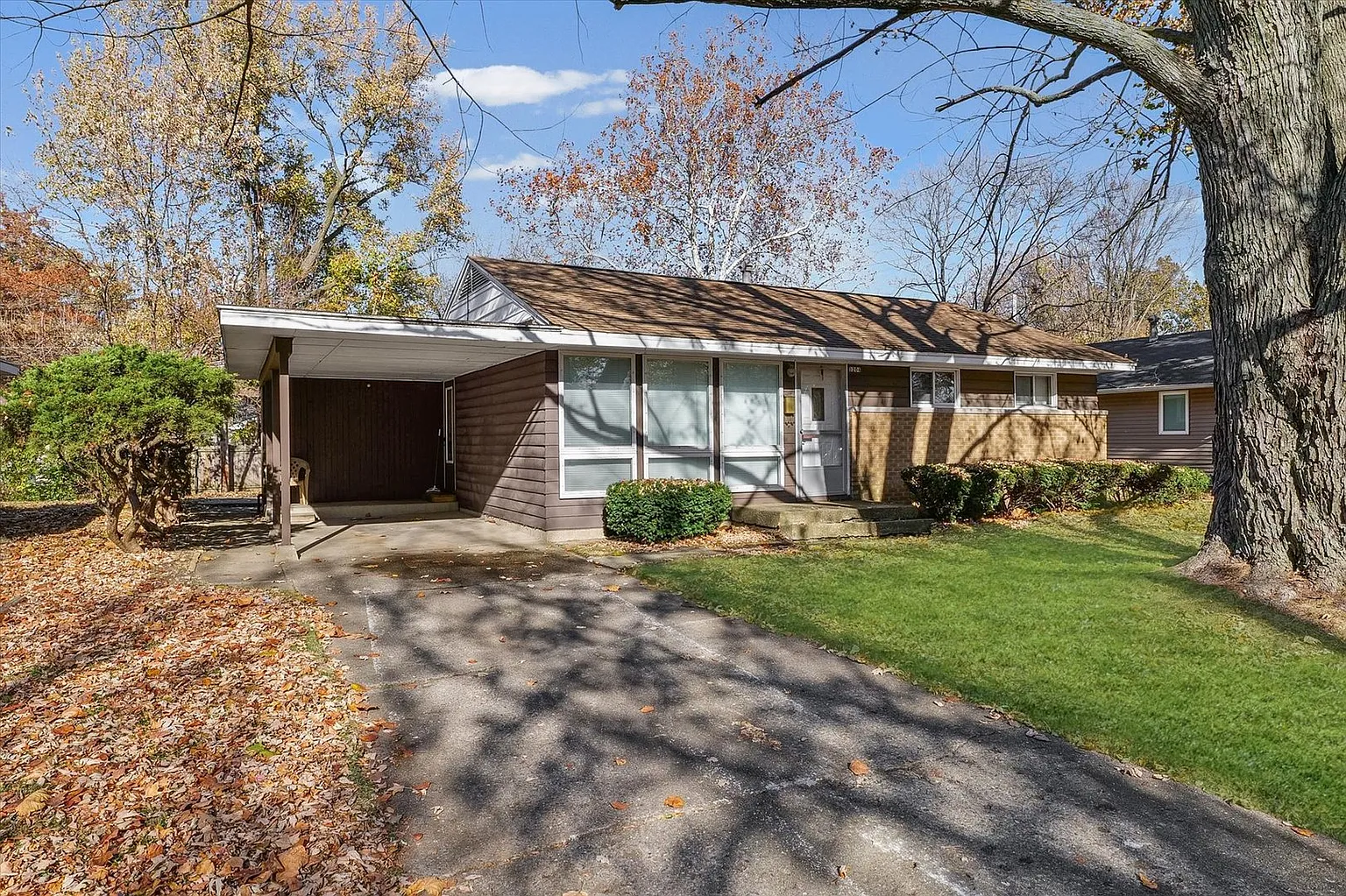 1204 W Beardsley Ave photo 1
