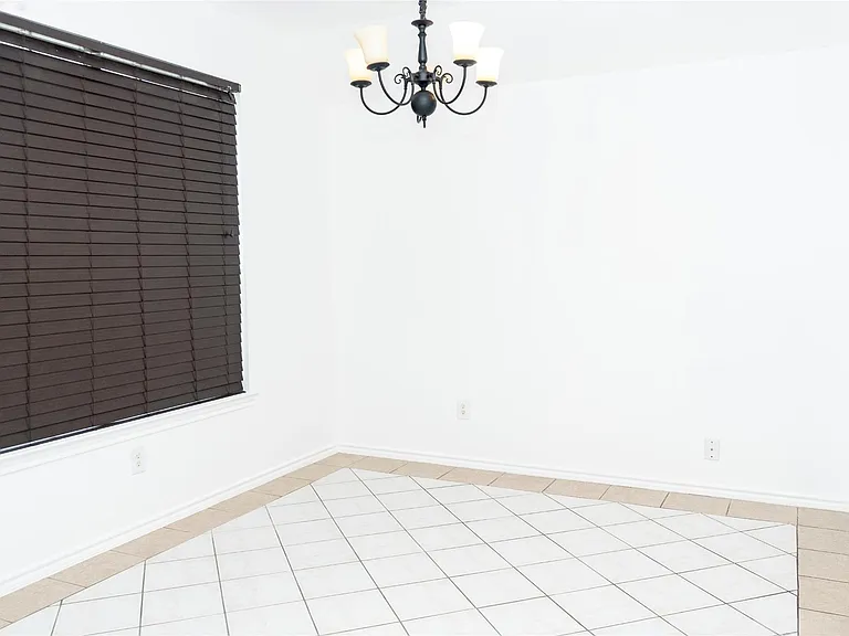 12914 Pinehall Ln — Photo 2