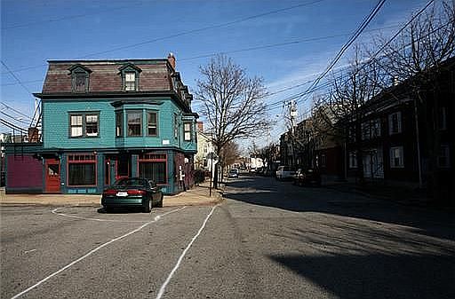 4th image of 465 W Fountain St