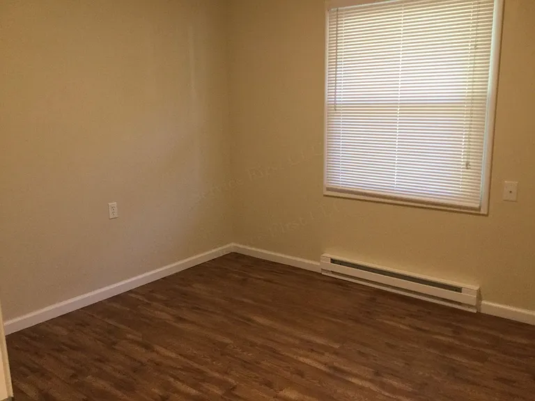 410 S Smith St — Photo 2