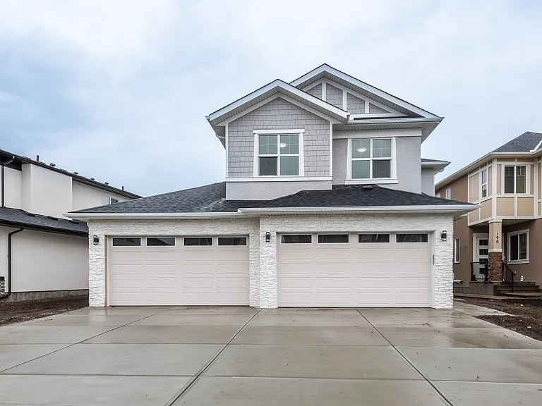 194 Kinniburgh Cres #194 — Photo 1
