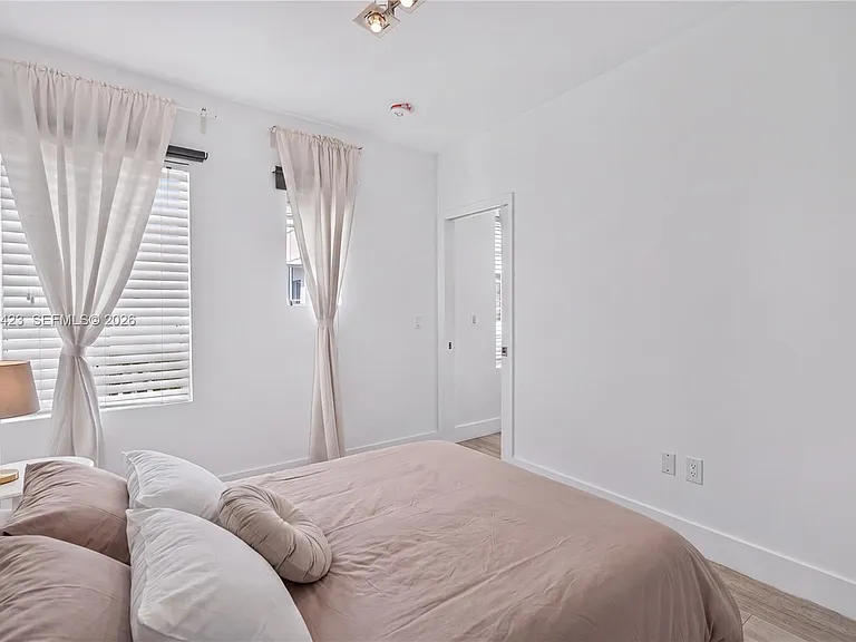 811 Jefferson Ave #204 — Photo 14