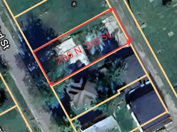 206 N 3rd St, Elsberry, MO 63343