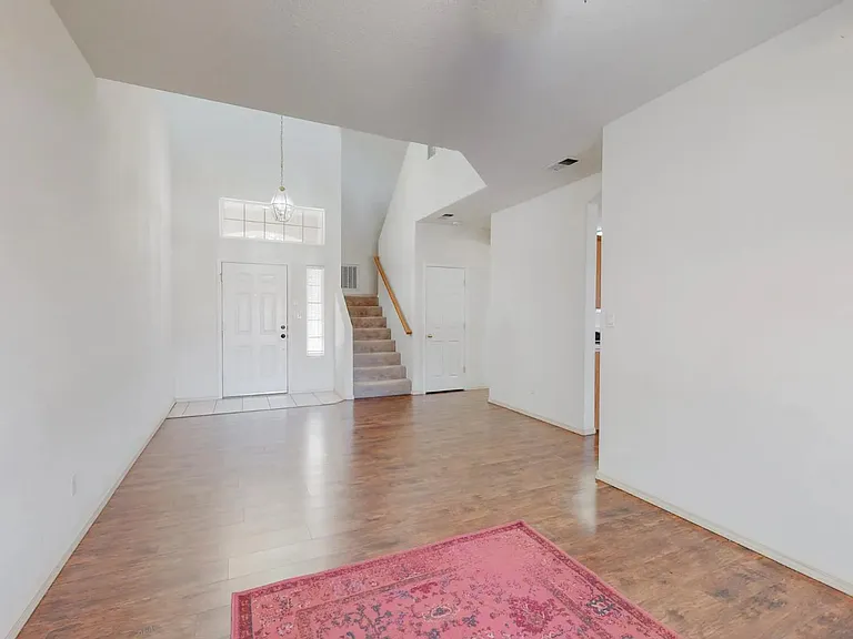 7309 Boxwood Ave NE — Photo 10