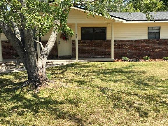 2nd image of 555 Linda St