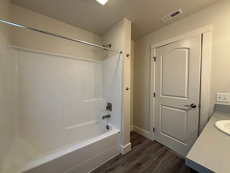 1303 Bunson Ln — Photo 13