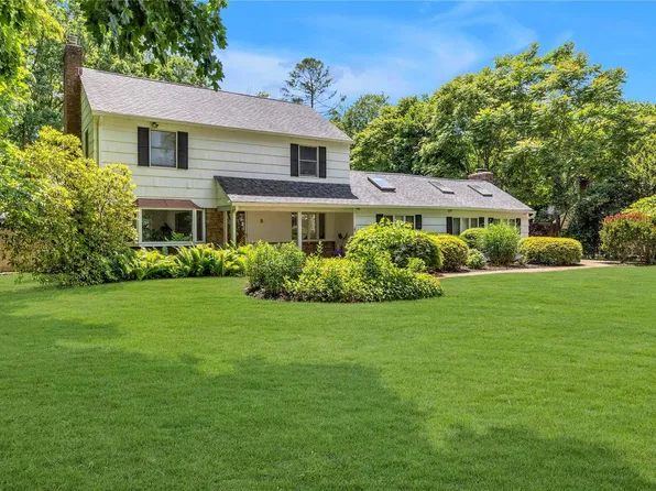 6 Promenade Drive, Huntington, NY 11743