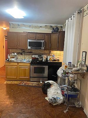 2nd image of 411 15th St APT A
