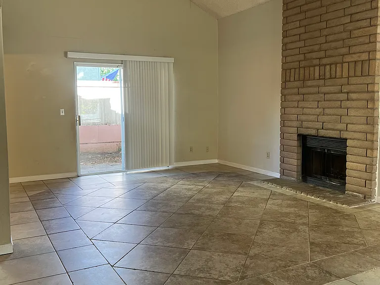 8149 Glen Alta Way — Photo 10