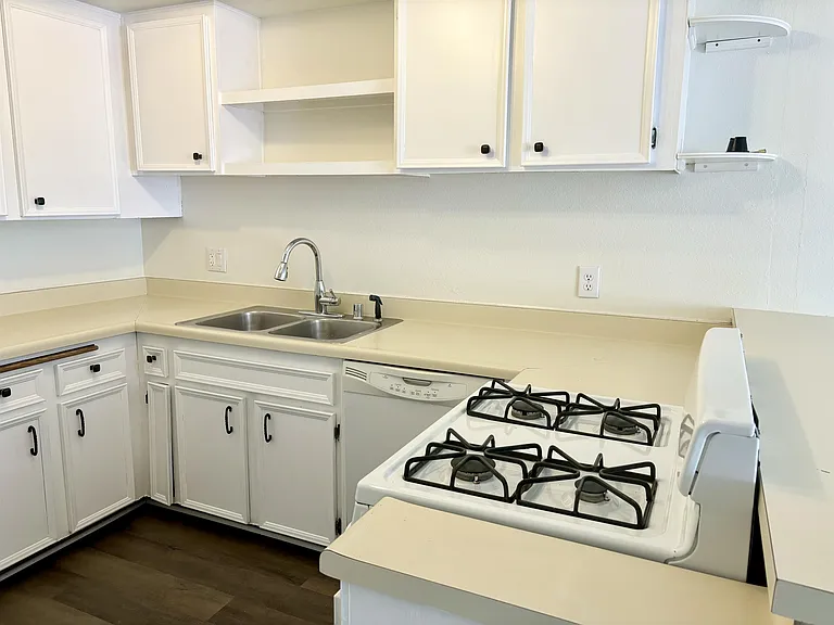 9885 Caspi Gardens Dr #8-1 — Photo 3