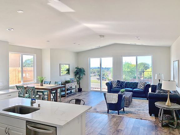 4th image of 1251 Grand Meadow Way