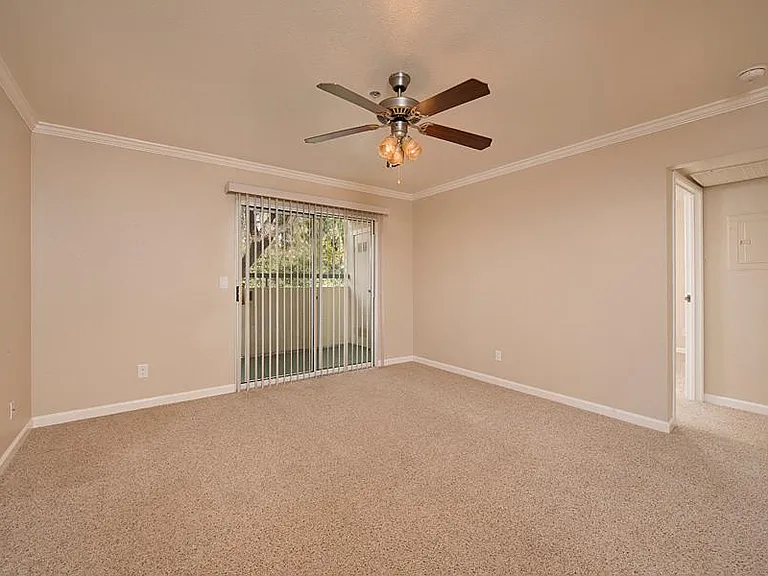 Sterling Heights Apartment Homes — Photo 24