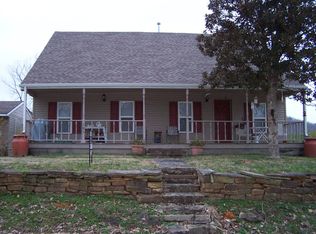 105 W Decatur St, Golconda, IL 62938