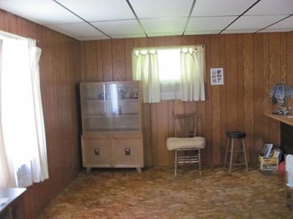2nd image of 4 Forest Pl