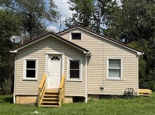 4966 Collins Dr, Newton Falls, OH 44444