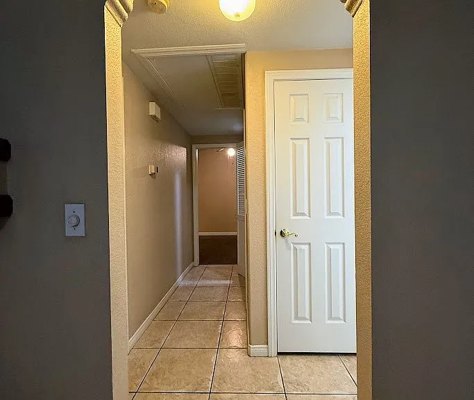 1403 Santa Margarita St #D — Photo 10