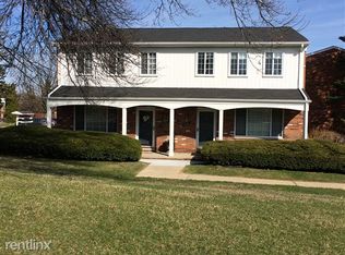 617 Fox Hills Dr N #1, Bloomfield Hills, MI 48304