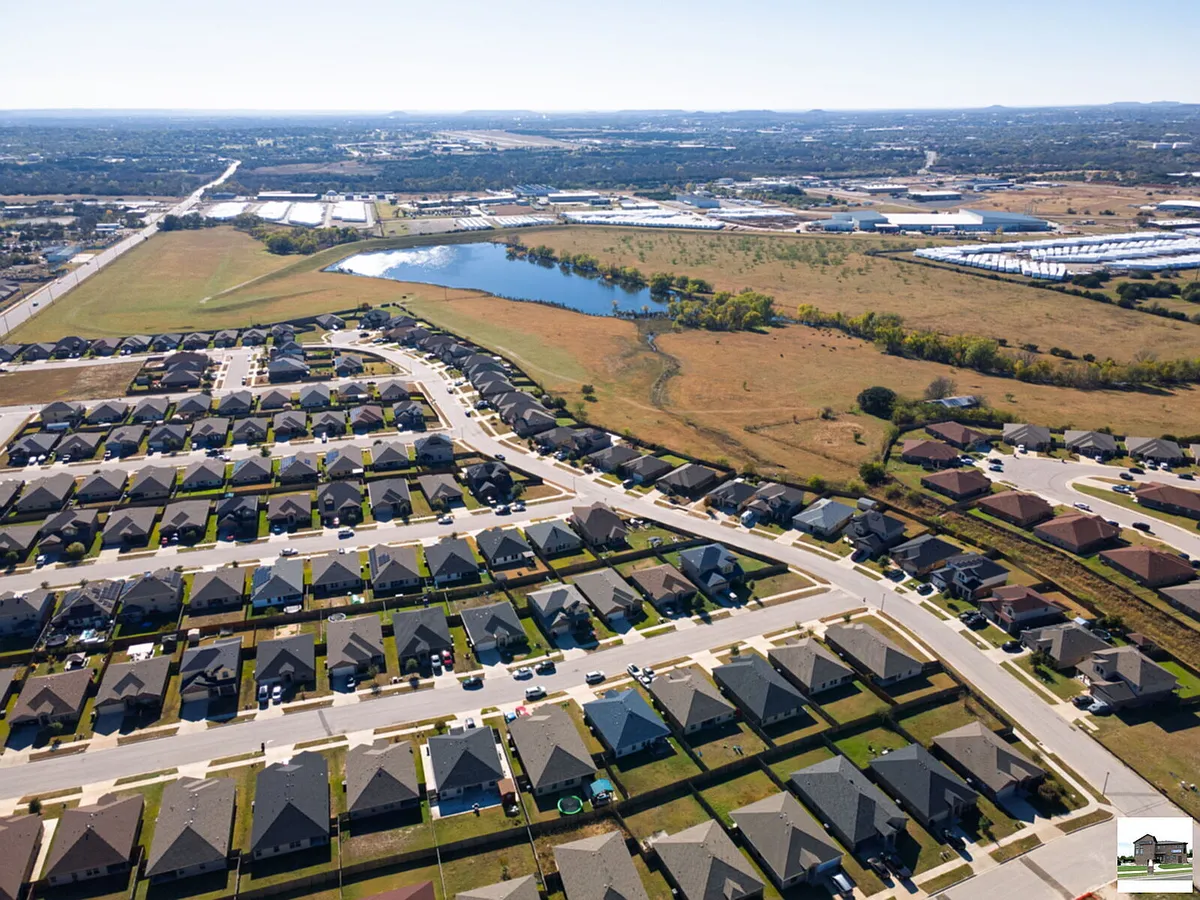 Building Photo - 1502 Shims Blvd